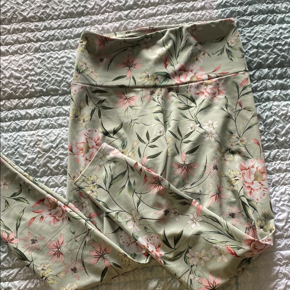 Onzie Floral Patterned Leggings